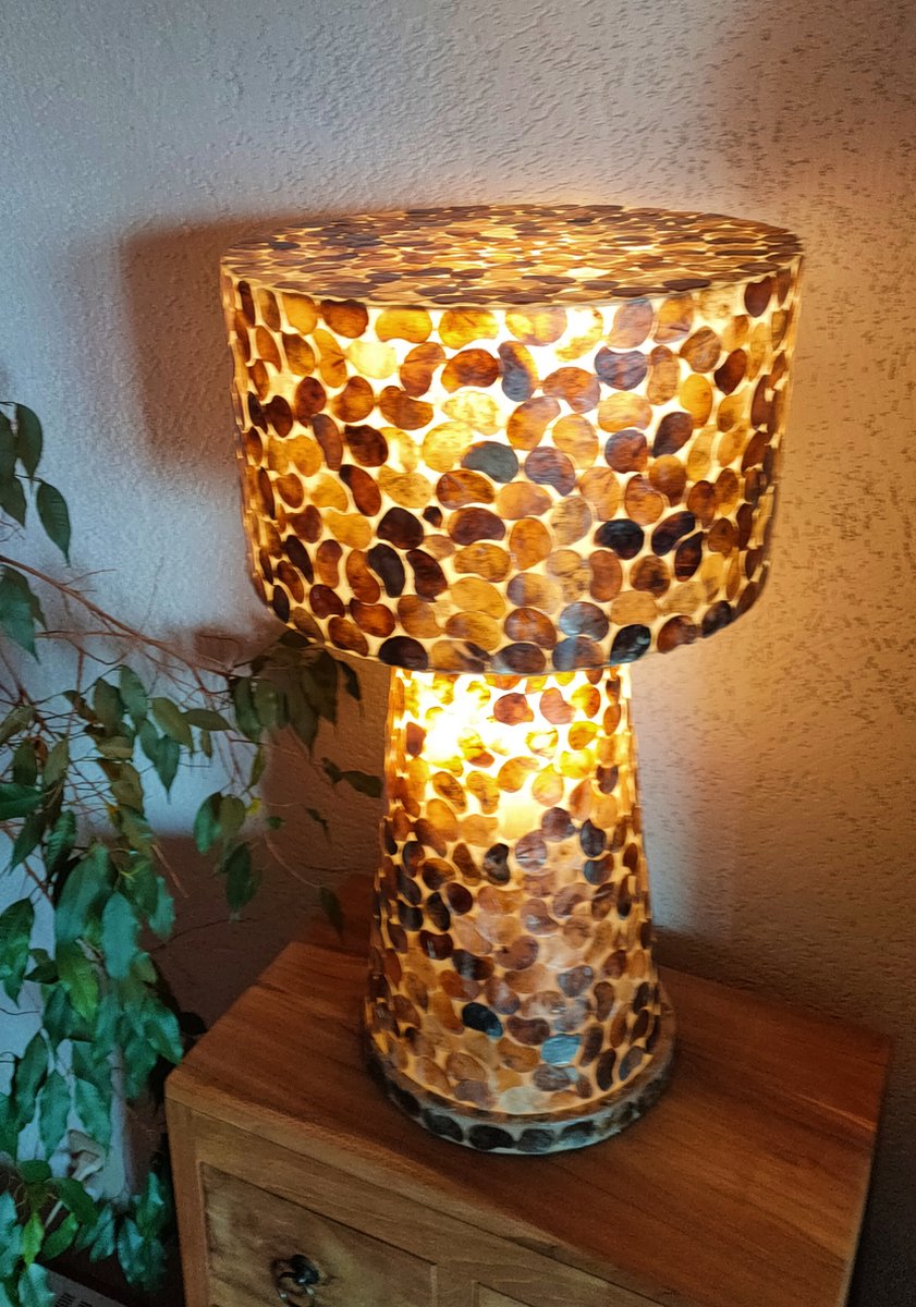 Design Tafellamp woonkamer slaapkamer met kap Turtle Capiz schelp op parelmoer schelpen voet