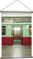Textielposter - Metro - Ondergronds - Voertuig - Groen - Rood - Stad - 60x90 cm Foto op Textiel
