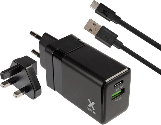 Xtorm Reisstekker / Engelse Stekker / Wereldstekker - Power Delivery Oplader met USB-C kabel - 20W - Zwart