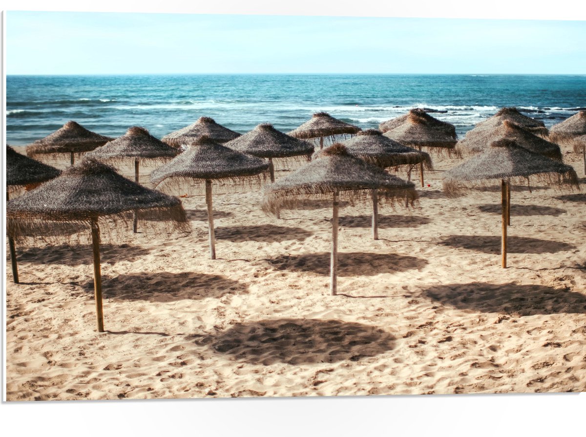 PVC Schuimplaat- Zee - Strand - Zand - Parasols - 75x50 cm Foto op PVC Schuimplaat