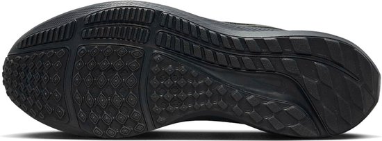 Onderkant van een zwarte Nike Air Zoom Pegasus 40 sportschoen met profiel.