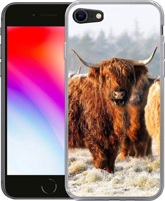 Coque iPhone SE 2020 - Highlanders écossais - Neige - Forêt - Coque de téléphone en Siliconen