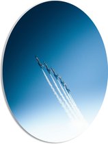 PVC Schuimplaat Ovaal - Vliegshow van Vijf Vliegtuigen op een Lijn - 30x40 cm Foto op Ovaal (Met Ophangsysteem)