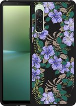Cazy Hoesje Zwart geschikt voor Sony Xperia 10 V Purple Flowers