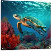 Tuinposter – Schilderij van Zeeschildpad Zwemmend tussen het Koraal op de Zeebodem - 100x100 cm Foto op Tuinposter (wanddecoratie voor buiten en binnen)