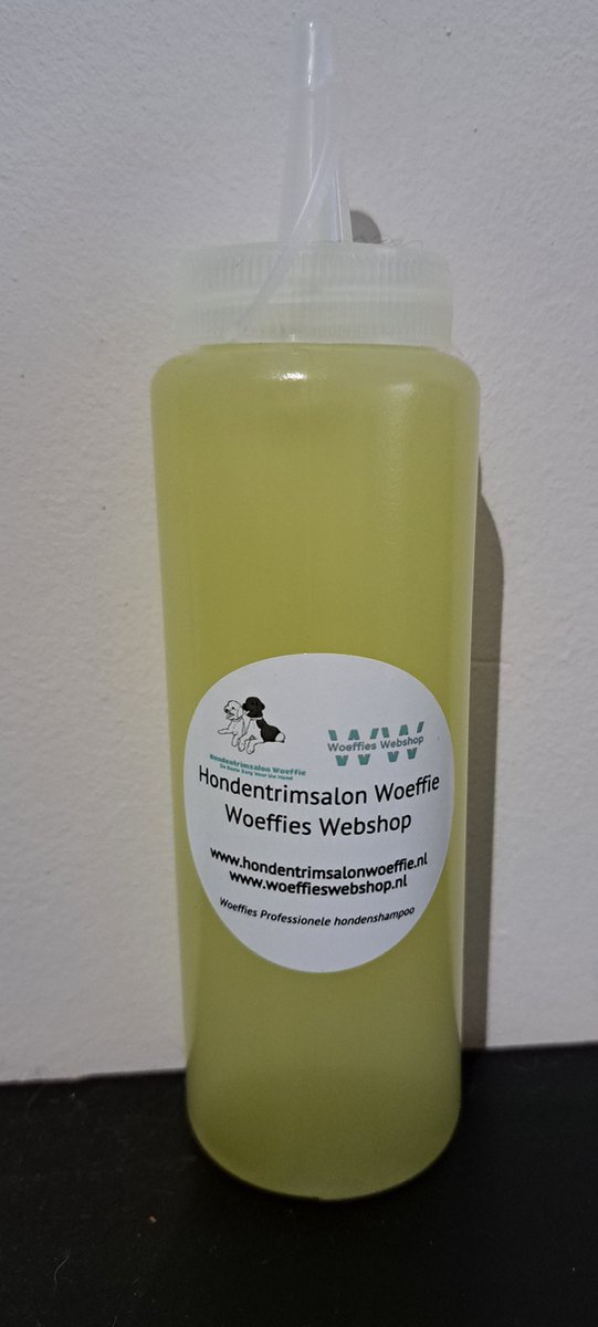 Woeffies Shampoo - Voor Honden Met Een Meerkleurige Vacht - 10 Tot 12 Wasbeurten - Woeffies Shampoo