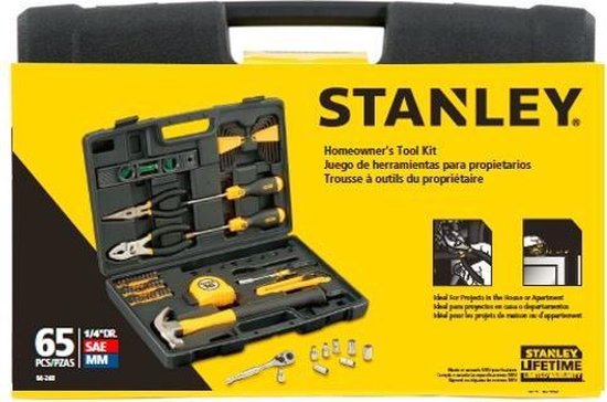 Doos van de STANLEY Homeowner's Tool Kit met een afbeelding van de gereedschappen en de tekst '65 PCS/PZAS SAE'.