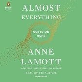 Boekhoes met de titel Almost Everything: Notes on Hope door Anne Lamott, met oranje stippen op een groene achtergrond.