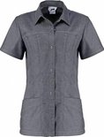 Grijze denim blouse met korte mouwen, stiksels, twee borstzakken en twee steekzakken.