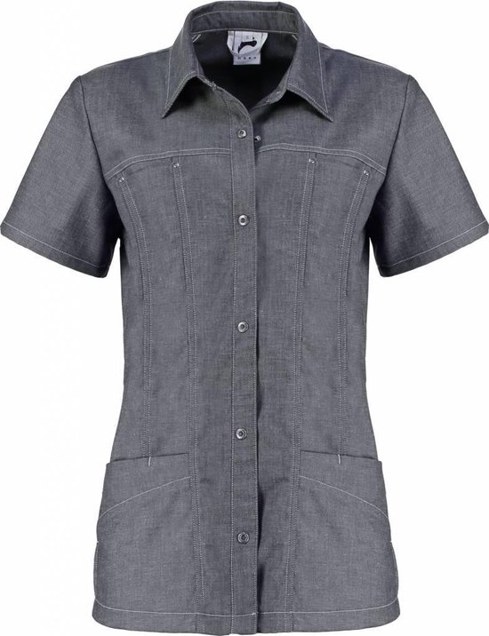 Grijze denim blouse met korte mouwen, stiksels, twee borstzakken en twee steekzakken.