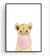 Postercity - Design Canvas Poster Leeuwtje met Roze Kauwgom / Kinderkamer / Dieren Poster / Babykamer - Kinderposter / Babyshower Cadeau / Muurdecoratie / 40 x 30cm / A3