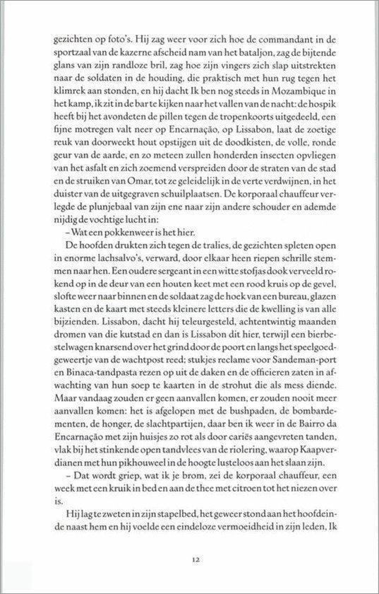 Gezichten op foto's. Een tekst uit het boek Fado Alexandrino.
