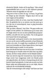 Roos draagt een blauwe jurk met polokragen en een wijde, blauwe onderrok.