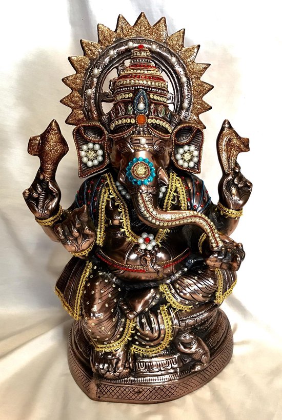 Mooie #Ganesha Messing 60cm Dit is een exclusief exemplaar en in een grote uitvoering.Maar liefst 60 cm hoogte. Gemaakt van hoge kwaliteit messing. De Ganesha is met de hand versierd met diverse kralen en sierstenen. Erg kleurrijk beeld ! #Boeddha