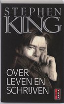 Boek "Over Leven En Schrijven" met een portret van Stephen King.