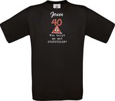 T-shirt - unisex - Wie helpt me met oversteken - met voornaam - 40 jaar - zwart - maat S