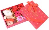 6 zeep roosjes en 1 beertje in een geschenkdoosje | Origineel Cadeau voor haar, perfect cadeau voor valentijnsdag, verjaardagen