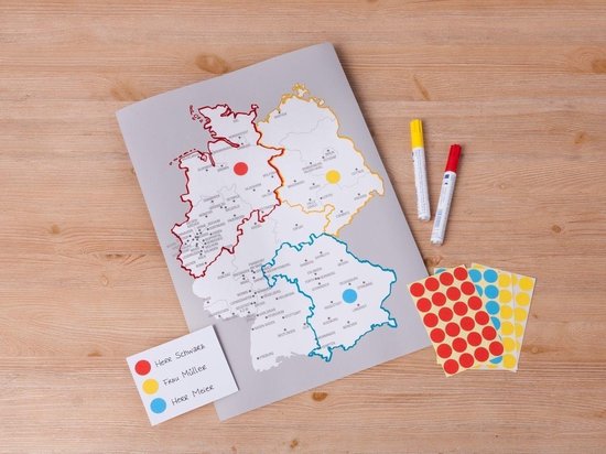 Duitse kaart met rode, gele en blauwe stippen, en een lijst met namen.