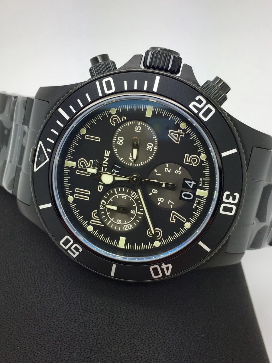 Glycine Combat Sub Chronographe Quartz 42 mm bol