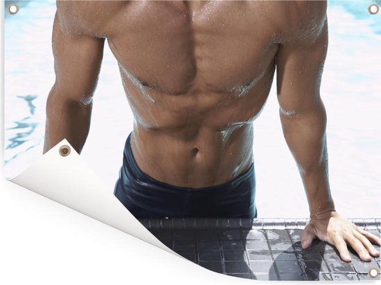 Un homme musclé se pousse hors de la piscine Affiche de jardin 80x60 cm - Toile de jardin / Toile d'extérieur / Peintures d'extérieur (décoration de jardin)