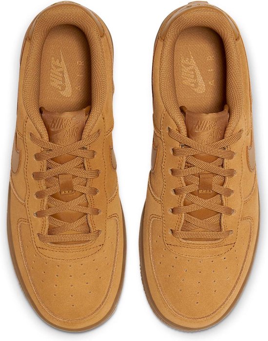 Nike Air Force 1 Sneakers - Maat 40 - Unisex - bruin | bol.com