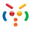 Losse rode en gele Stick-O staven, ballen en oranje schijven, naast een blauwe en een groene gebogen staaf.