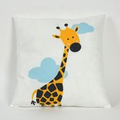 Pillowcity - Giraffe met Wolkjes Sierkussen / Kinderkamer Decoratie / Babyshower Cadeau / Decoratie Kussen  / 45 x 45cm / Fluweel Stof / Incl Vulling