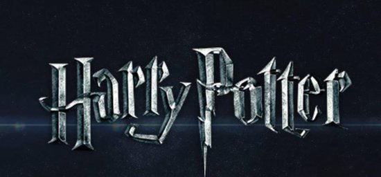 Harry Potter logo in metalen letters.