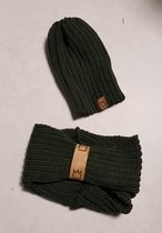 Beanie Set - Muts en Sjaal - Donker Groen: De Winter Favoriet! - Voor kinderen vanaf 3 tot ongeveer 9 jaar.