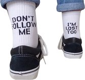 Grappig witte sokken met tekst: Don't Follow Me - I'm lost too - Maat 36-42