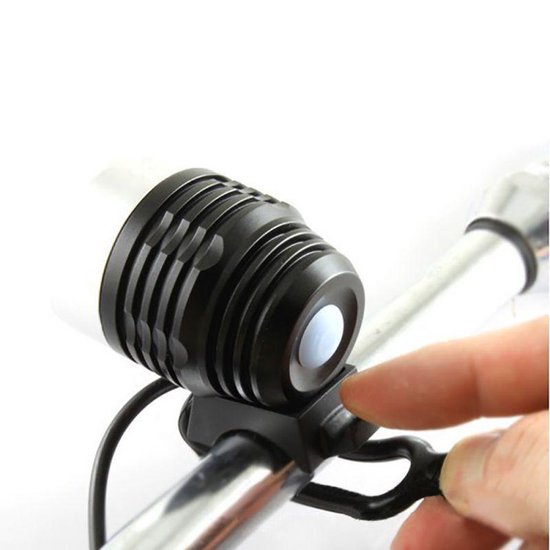 1200 lumen MTB/race LED koplamp set CREE T6 USB aansluiting - EXTREEM veel licht - 100 meter- met 10.000mAh LiPo Powerbank en handig frametasje — afbeelding 5