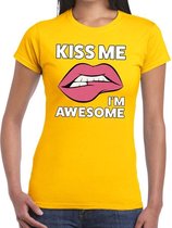 Kiss me I am awesome t-shirt geel dames - feest shirts dames S
