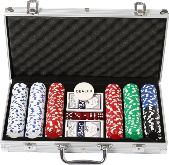 Zilveren koffer met 6 rollen pokeren fiches (blauw, groen, grijs, rood, wit). Inclusief speelkaarten, dobbelstenen en dealer-chip.