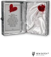Glazen roos in box met een tekst spiegel liefde....  (23 x 16.5 cm)