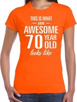 Awesome 70 year / 70 jaar cadeau t-shirt oranje dames M