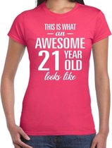 Awesome 21 year / 21 jaar cadeau t-shirt roze dames M
