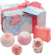 Bomb Cosmetics Love Cloud Gift Pack kado doos met bad, zeep en verzorgingsproducten