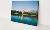 Montgolfière au-dessus du lac | 150 x 100 cm | Toile pour l'extérieur | Peinture | Plein air | Tissu de jardin