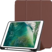 Hoes Geschikt voor iPad Air 2 Hoes Book Case Hoesje Trifold Cover - Hoesje Geschikt voor iPad Air 2 Hoesje Bookcase - Bruin