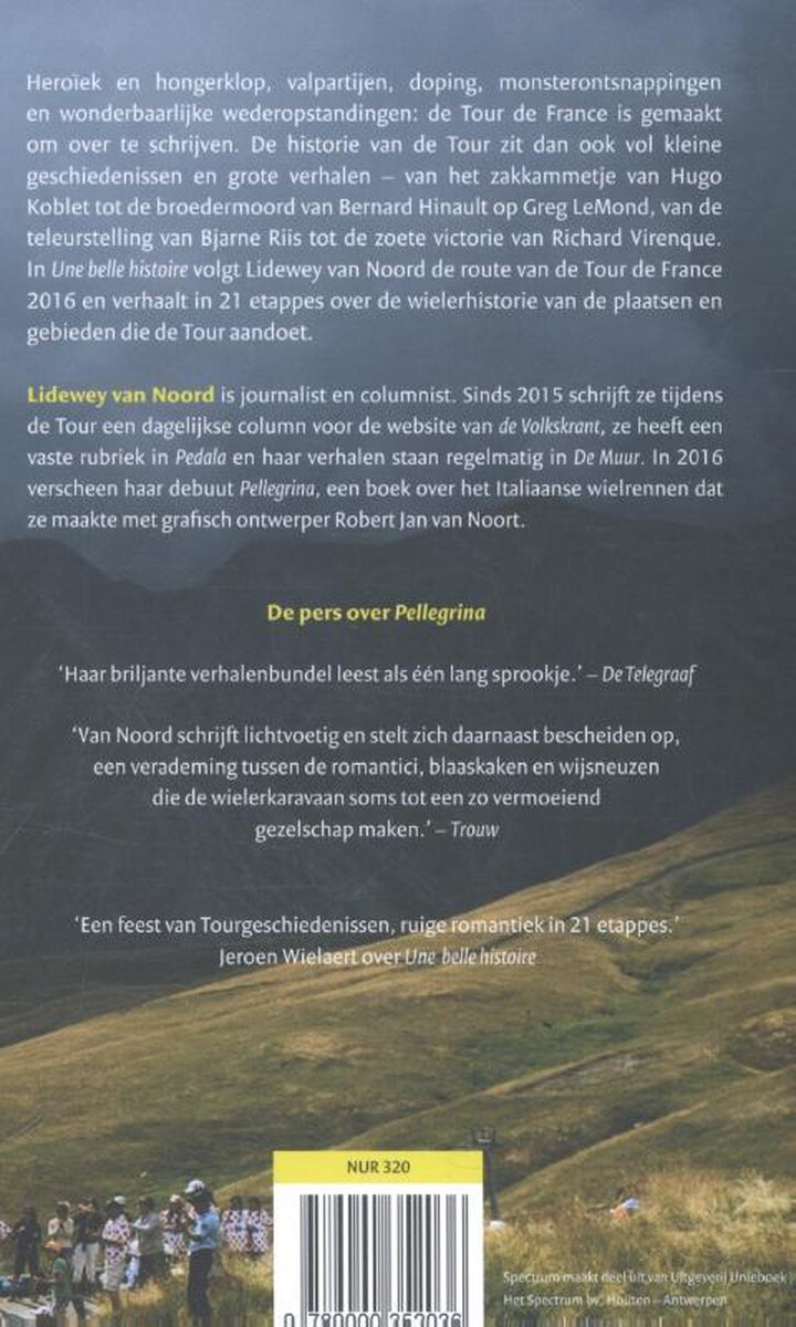 Achterkant van het boek 'Une belle histoire' met tekst en een kleine afbeelding van wielrenners.