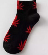Wiet enkelsokken - Cannabis enkelsokken - Wietsokken - Cannabissokken - zwart-rood - Unisex Enkelsokken - Maat 36-45