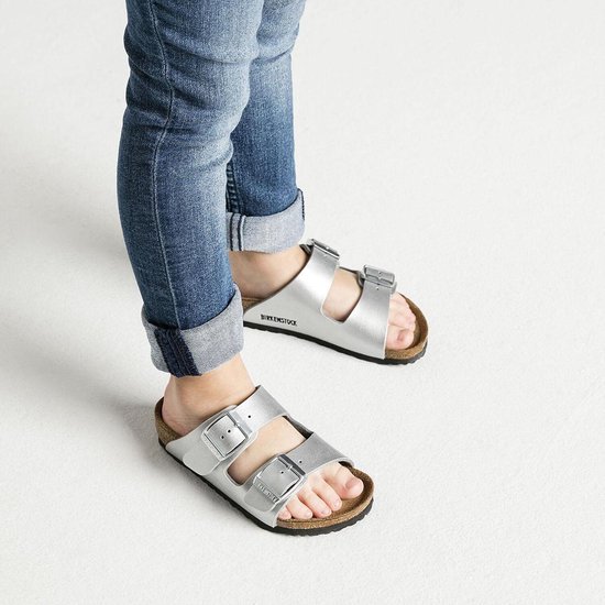 Birkenstock Gizeh metallic silver regular sfb Zilver 39 (UK 6) -  Damesschoenen.nl
