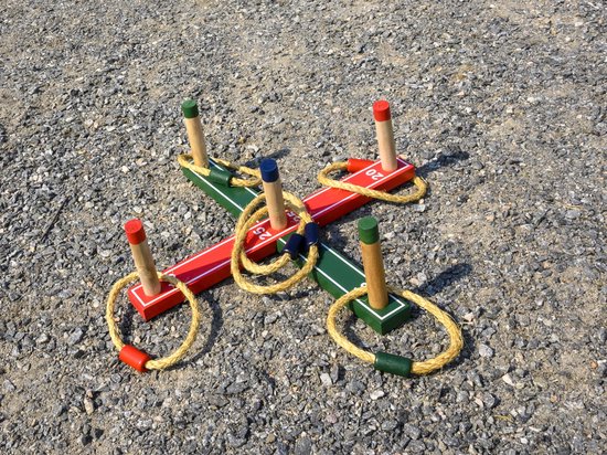 Mes Voor Het Werpen in De Hand Van Een Vrouw, Spel Voor Actieve