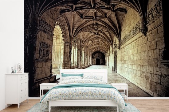 Papier peint vinyle - Couloirs du monastère des Hiéronymites largeur 390 cm x hauteur 260 cm - Tirage photo sur papier peint (disponible en 7 tailles)