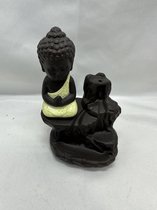 Decoratieve Boeddha op rots wierrookhouder - geel - hoogte 12 cm x 9 x 6 cm - polyresin - Woonaccessoires - Decoratieve beelden - Wierrookhouder