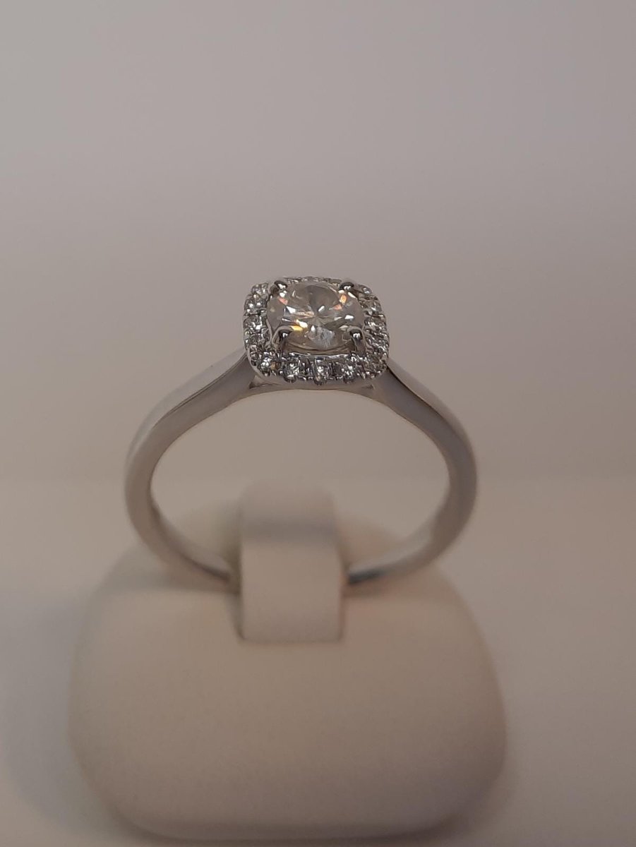 Witgouden damesring - 14 karaat - diamant - GJ1935 - uitverkoop Juwelier Verlinden St. Hubert - van €2295,- voor €1799,-