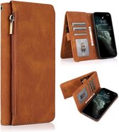 Casemania Hoesje Geschikt voor Apple iPhone SE (2022) / SE (2020) / 8 / 7 Bruin - Luxe Portemonnee Book Case met Rits & Extra Vakken