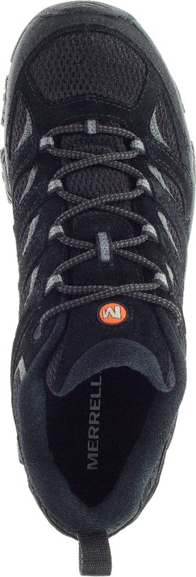 Bovenkant van een zwarte Merrell wandelschoen met grijze veters en oranje 'M' logo.