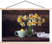Porte-affiche avec affiche - Affiche scolaire - Jonquilles - Tasse à thé - Nature morte - 120x80 cm - Lattes vierges