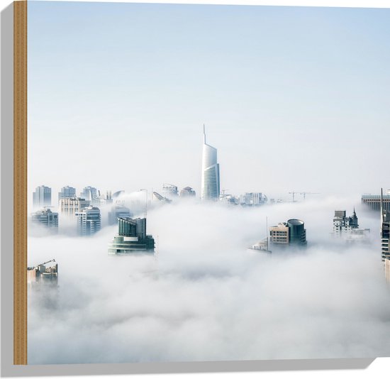 Hout - Wolkenkrabbers boven de Wolken in Stad - 50x50 cm - 9 mm dik - Foto op Hout (Met Ophangsysteem)